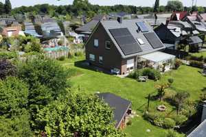 Modernes Einfamilienhaus mit PV-Anlage, Doppel-Carport & großem Garten in Wilhelmshaven-Voslapp – Wilhelmshaven – Vorschaubild 2