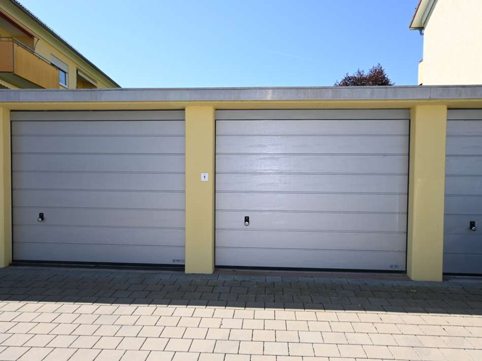 Garage + Stellplatz