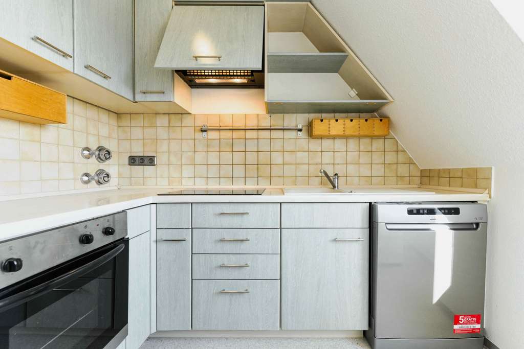 Immobilie in Hallbergmoos - Schön geschnittene 2-ZKB Maisonette-Wohnung über 2 Etagen! Heizung+Fenster neuwertig! - Bild 3