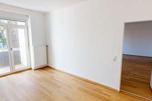 Helle geräumige 3 Zimmer mit großem Wohnzimmer – Die vollständige Adresse der Immobilie erhältst du vom Anbieter., 40225 Bilk, Düsseldorf – Vorschaubild 2
