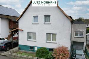 Raum für Familie, Ideen und Zukunft - Zweifamilienhaus mit zwei Garagen -  provisionsfrei – Die vollständige Adresse der Immobilie erhältst du vom Anbieter., 35581 Wetzlar – Vorschaubild 1