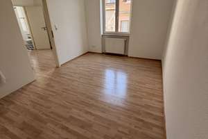 Schnuckelige 2 ZKB-Wohnung im Hinterhaus mit Gemeinschaftsinnenhof – Steingasse 28, 65183 Mitte, Wiesbaden – Vorschaubild 5