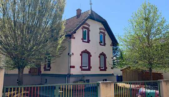 Bild von Freistehendes Haus im klassizistischen Stil mit großem Außengelände!