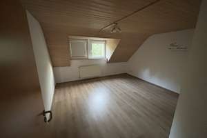 Helle Dachgeschosswohnung mit Balkon in Alt Saarbrücken – Deutschherrnpfad 28, 66117 Alt-Saarbrücken, Saarbrücken – Vorschaubild 4