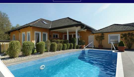 Bild von Exklusives Wohnen im Grünen: Architektenvilla mit Traumgarten und Einliegerwohnung