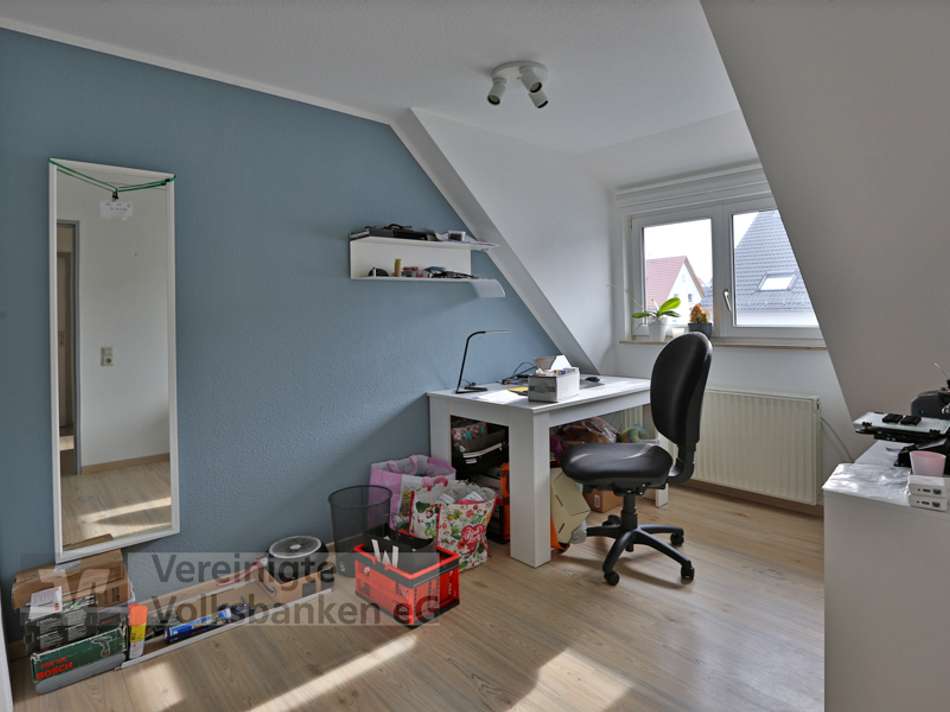 DG-rechts-Büro-1-DG