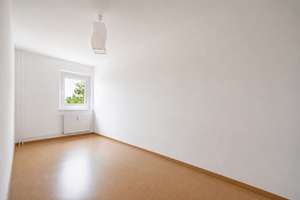 🏡 Gelegenheit in Neu-Hohenschönhausen - Helle 3-Zimmer-Wohnung mit sonnigem Balkon und Weitblick – Die vollständige Adresse der Immobilie erhältst du vom Anbieter., 13059 Neu-Hohenschönhausen, Berlin – Vorschaubild 2