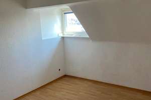 Ihr neues Zuhause! Charmante gemütliche 3-Zimmer-DG-Wohnung zu vermieten – Erasmusstraße 8, 40223 Bilk, Düsseldorf – Vorschaubild 5