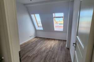 Elegante Dachgeschosswohnung in bester Kiezlage! – Die vollständige Adresse der Immobilie erhältst du vom Anbieter., 10247 Friedrichshain, Berlin – Vorschaubild 9