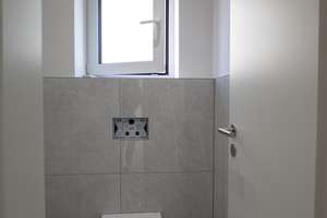 Modernisierte 3-Zimmer-Dachgeschosswohnung mit Fußbodenheizung und Gas-Wärmepumpe in Holzgerlingen – Kernerstraße 11, 71088 Holzgerlingen – Vorschaubild 9