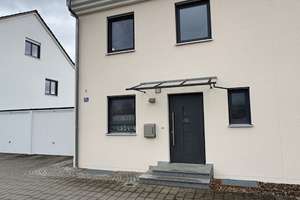 Hochwertige  DHH mit 160m² WF, inkl. Einbauküche und Kaminofen, keine Käuferprov. – Stumpfenbacher Straße 41b, 85250 Altomünster – Vorschaubild 2