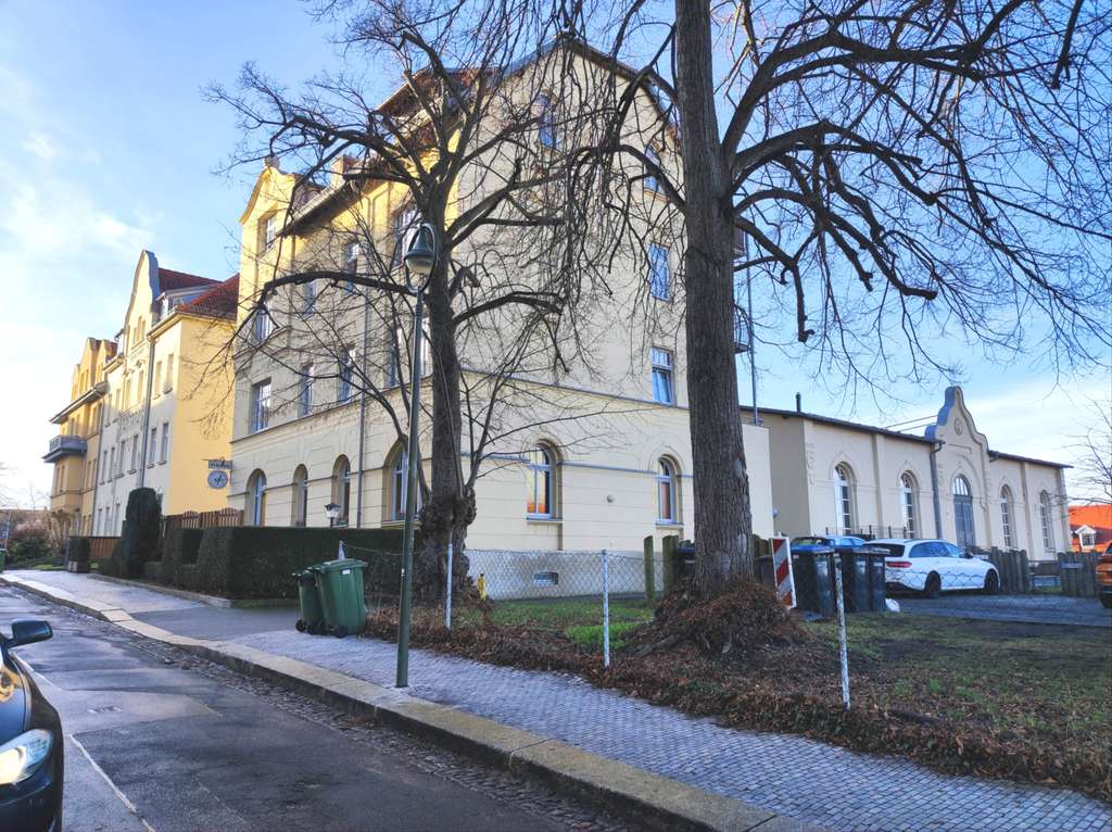 Immobilie in Altenburg - Wohnungspaket mit 5 vermieteten Eigentumswohnungen in guter Wohngegend von Altenburg zu verkaufen - Bild 2