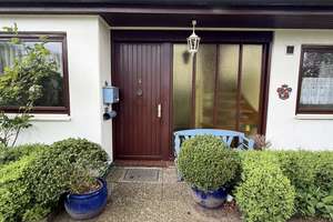 Wohnen, Arbeiten, Entspannen – Familienfreundliches Haus mit Terrasse und Garten – Die vollständige Adresse der Immobilie erhältst du vom Anbieter., 25436 Uetersen – Vorschaubild 8