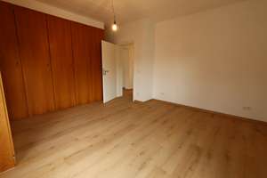 Totalrenoviert, 3 Zimmern, neue Küche, neue Badzimmer, Balkon und Garage in Essen-Rüttenscheid – 45131 Rüttenscheid, Essen – Vorschaubild 8