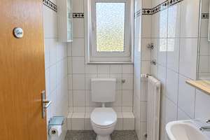 4-Zimmer-Wohnung mit Grünblick, Balkon und zusätzlichen Dachgeschossflächen – 40595 Garath, Düsseldorf – Vorschaubild 9
