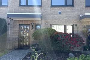 In beliebter Lage von Rumeln...
Reihenmittelhaus mit Garten und Garage