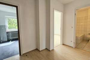 Charmante 3-Zimmer-Wohnung mit großem Balkon in Düsseldorf-Wersten – Am Massenberger Kamp 46, 40538 Wersten, Düsseldorf – Vorschaubild 3