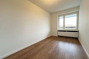 Neues Familien-Zuhause! Modernisierte 4 Zimmer mit Umlaufbalkon, 2 neue Bäder, neuer Boden, Aufzug – Krohstraße 2, 50968 Bayenthal, Köln – Vorschaubild 20