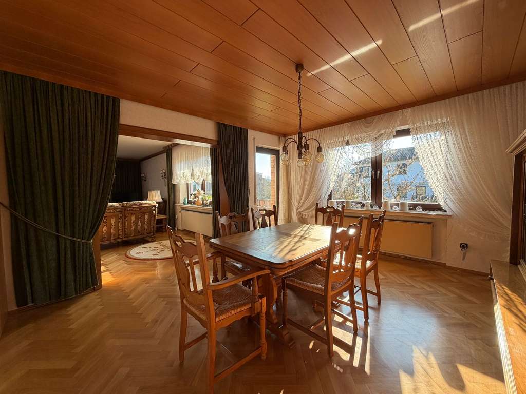 Immobilie in Hofgeismar - Zwei- bis Dreifamilienhaus in Hofgeismars exklusivster Lage - Bild 1