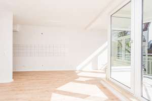 Lichtdurchflutetes Wohngefühl mit Südbalkon – stilvoll renoviertes 2-Zimmer-Apartment! Aufzug! – Herbststraße 14, 13409 Reinickendorf (Ortsteil), Berlin – Vorschaubild 2