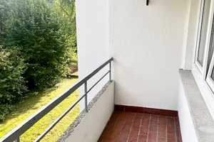 ++ Renovierte, helle 2-Zimmer Wohnung mit Süd-Balkon und Stellplatz! – Beuthener Str. 8, 65191 Wiesbaden – Vorschaubild 3