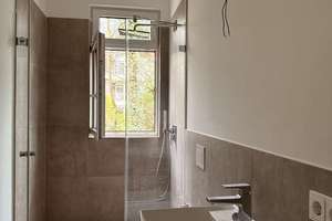 Exklusive 3-Zimmer-Wohnung mit Balkon und 2 Stellplätzen in Hamburg-Wellingsbüttel – Die vollständige Adresse der Immobilie erhältst du vom Anbieter., 22391 Wellingsbüttel, Hamburg – Vorschaubild 9