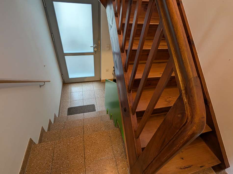 Flur mit Treppenaufgang