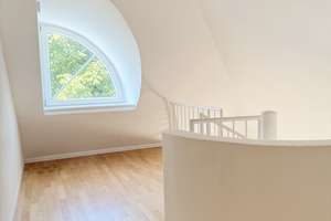 Wohnen mit Flair am Englischen Garten – 2,5 Zimmer-Galerie-Dachgeschoss-Wohnung mit Dachterrasse – Kunigundenstraße XXX, 80802 Münchner Freiheit, München – Vorschaubild 6