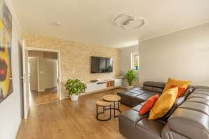 Traumwohnung mit Einbauküche und Balkon. – Troppauer Str. 2b, 1279 Laubegast, Dresden – Vorschaubild 2
