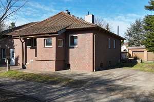 Between Light and Landscape - Spacious Living in a Quiet, Green Setting – Die vollständige Adresse der Immobilie erhältst du vom Anbieter., 14476 Fahrland, Potsdam – Vorschaubild 2