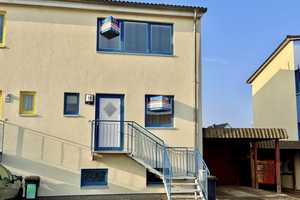 HORN IMMOBILIEN ++ Neubrandenburg Brodaer Höhe, renoviertes Reihenendhaus mit Keller und Carport – Neubrandenburg – Vorschaubild 21