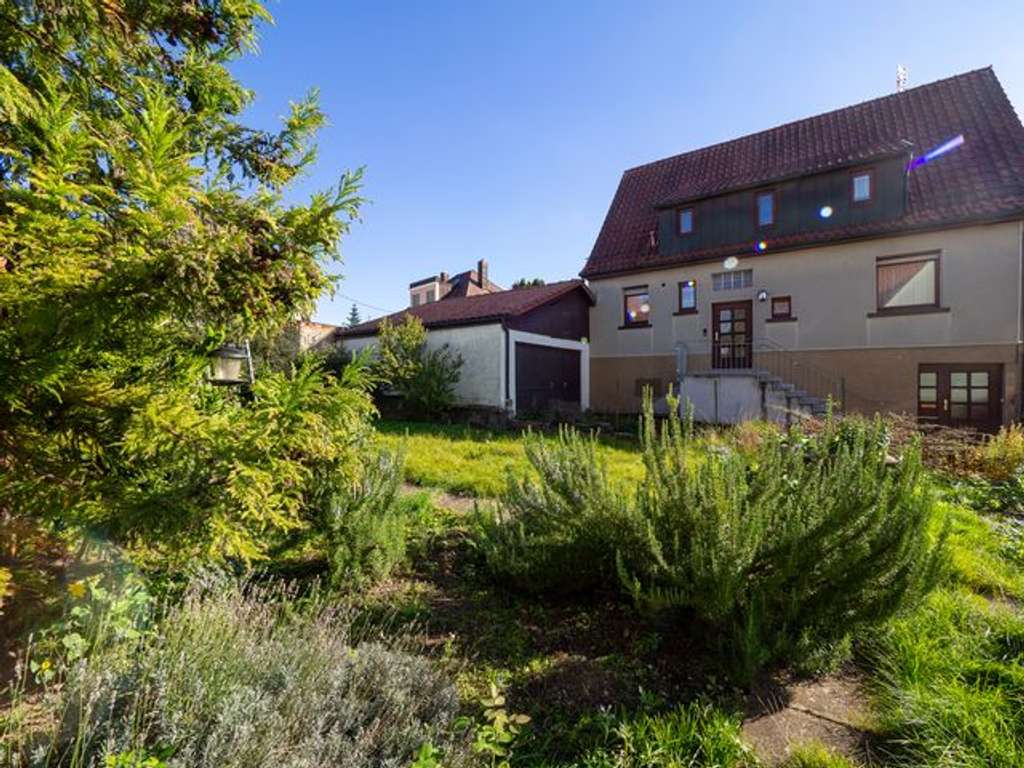 Immobilie in Kirchheim am Neckar - *Ohne Provision* solides Einfamilienhaus mit viel Potenzial und Raum für individuelle Gestaltung - Bild 2