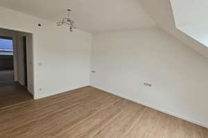 Renovierte 3 Zimmer Dachgeschosswohnung, Balkon, und TG Stellplatz in Sontheim – Güldensteinstr. 127, 74081 Sontheim, Heilbronn – Vorschaubild 5