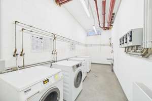 4 Zimmer, zwei Bäder und Balkon im Rebstockviertel, bezugsfrei – 60486 Bockenheim, Frankfurt am Main – Vorschaubild 13
