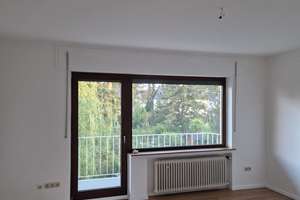 Helle, frisch modernisierte 3-Zim-Whg. mit Terrasse & schönem Ausblick in ruhiger Lage von Darmstadt – Die vollständige Adresse der Immobilie erhältst du vom Anbieter., 64297 Eberstadt, Darmstadt – Vorschaubild 2