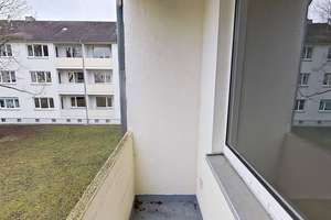 Großzügig geschnittene 3-Zimmer-Wohnung mit BALKON – Lahrkampstraße 23, 33104 Schloß Neuhaus, Paderborn – Vorschaubild 3
