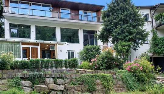 Bild von Vielseitige Liegenschaft mit 3 Häusern, 8 Wohneinheiten und großem Grundstück  Schlangenbad