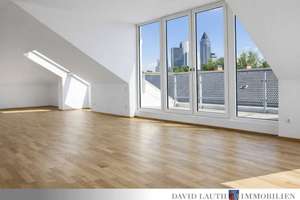 LICHTDURCHFLUTETE, KLIMATISIERTE DACHWOHNUNG MIT 3 TERRASSEN, 2 BÄDERN, EINBAUKÜCHE & SKYLINE-BLICK