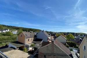 Großzügig geschnittene Wohnung in bevorzugter Lage von Arenberg – Die vollständige Adresse der Immobilie erhältst du vom Anbieter., 56077 Arenberg, Koblenz – Vorschaubild 2