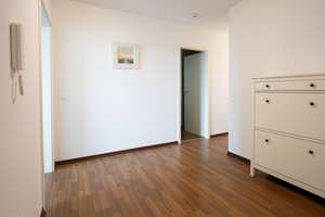 Krefeld-Uerdingen: komplett modernisierte 4-Zimmerwohnung mit großem Balkon und Einbauküche! – Die vollständige Adresse der Immobilie erhältst du vom Anbieter., 47829 Uerdingen, Krefeld – Vorschaubild 8