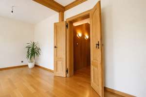 Traumgrundstück trifft Wohnqualität – großzügiges Familienhaus mit Einliegerwohnung und Potenzial – Die vollständige Adresse der Immobilie erhältst du vom Anbieter., 85049 Friedrichshofen-Hollerstauden, Ingolstadt – Vorschaubild 18