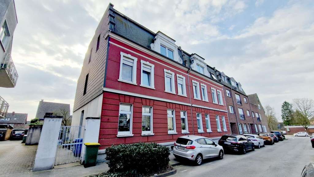 Immobilie in Oberhausen - Altbaucharme trifft Potenzial – Dreifamilienhaus in ruhiger Toplage - Bild 0