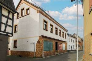Attraktives Immobilienensemble mit 3 WE und 1 GE in Leutesdorf am Rhein – Die vollständige Adresse der Immobilie erhältst du vom Anbieter., 56599 Leutesdorf – Vorschaubild 1