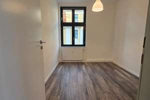 Krefeld, zentral gelegen: Altbauwohnung mit großer Wohnküche als Mittelpunkt,  3 Zimmer, im 2. OG ! – Die vollständige Adresse der Immobilie erhältst du vom Anbieter., 47805 Dießem/Lehmheide, Krefeld – Vorschaubild 10