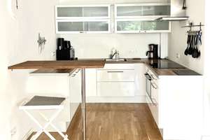 Lichtdurchflutete 2,5-Zimmerwohnung mit Balkon, Autoeinstellplatz & Kellerraum am Klieversberg – Röntgenstrasse 18a, 38440 Klieversberg, Wolfsburg – Vorschaubild 3
