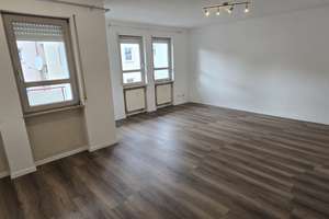 Exklusive helle 3-Zimmer-Wohnung nach Komplettsanierung