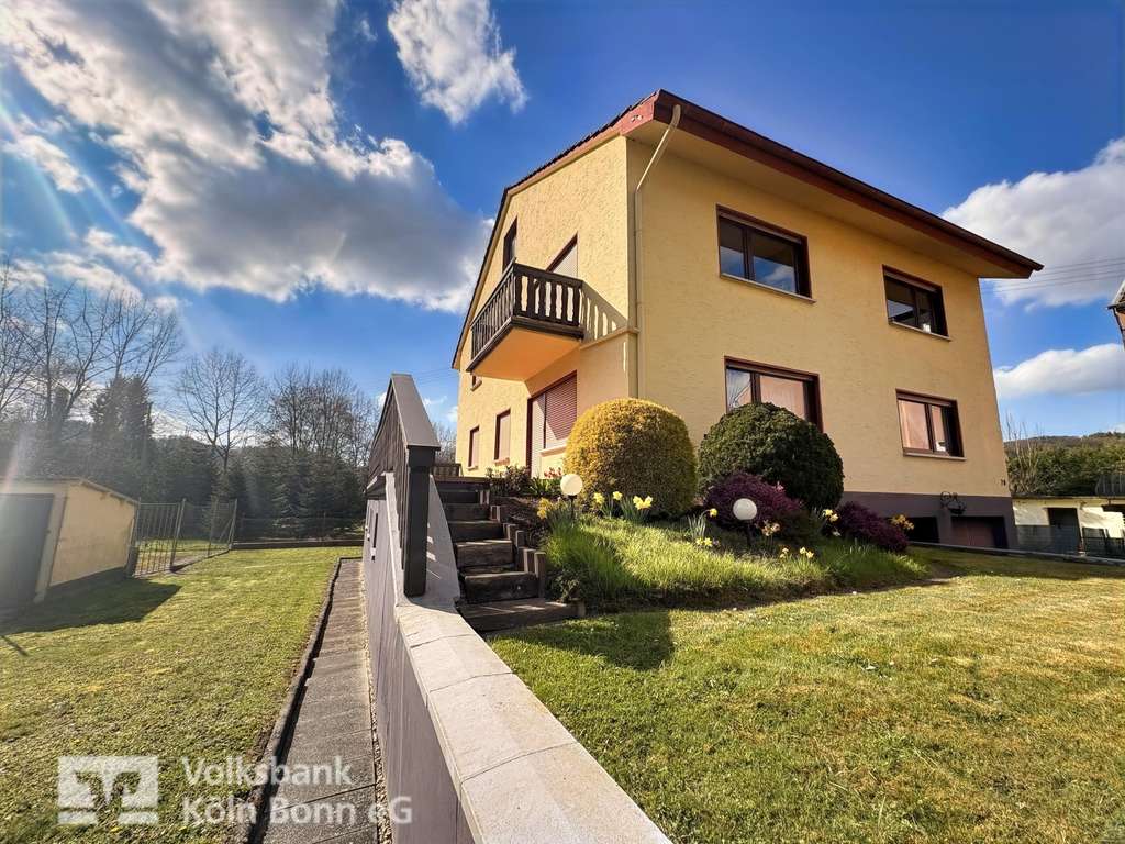 Immobilie in Eitorf - Eitorf - gepflegtes Zweifamilienhaus mit viel Platz - Bild 0