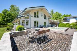 AIGNER - Großzügiges Einfamilienhaus mit traumhaftem Weitblick über das Isartal und in die Berge! – München (Kreis) – Vorschaubild 3