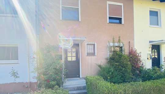 Bild von REIHENHAUS: GARTEN, TERRASSE, BALKON, EBK, KAMIN, VOLLUNTERKELLERT, ZWEI TAGESLICHTBÄDERN, PKW-STPL.