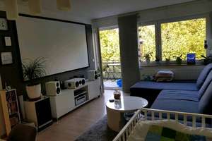 Attraktive 4-Zimmer-Wohnung mit Balkon und Stellplätzen in Stuttgart-Kaltental